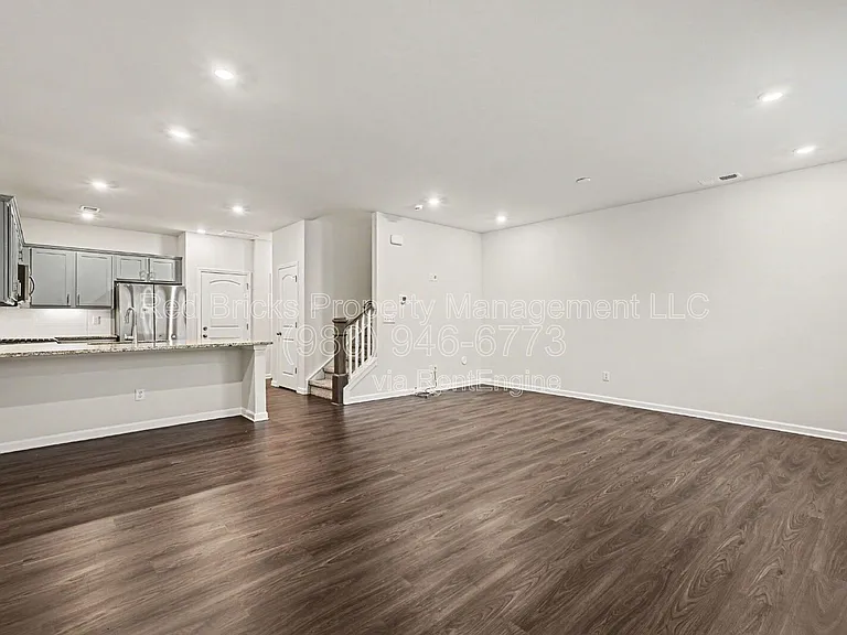 8009 Whitegrove Rd — Photo 8
