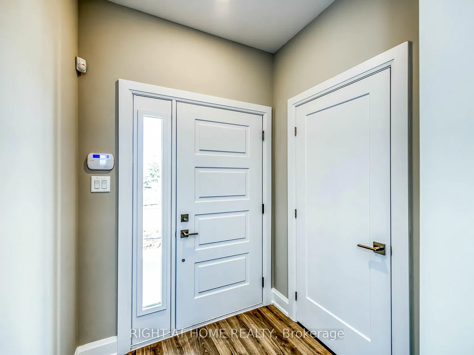 2 bed, $2,550 — Photo 4