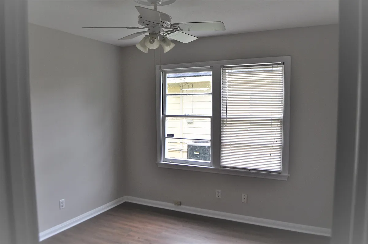 Building Photo - 3921 Creole St