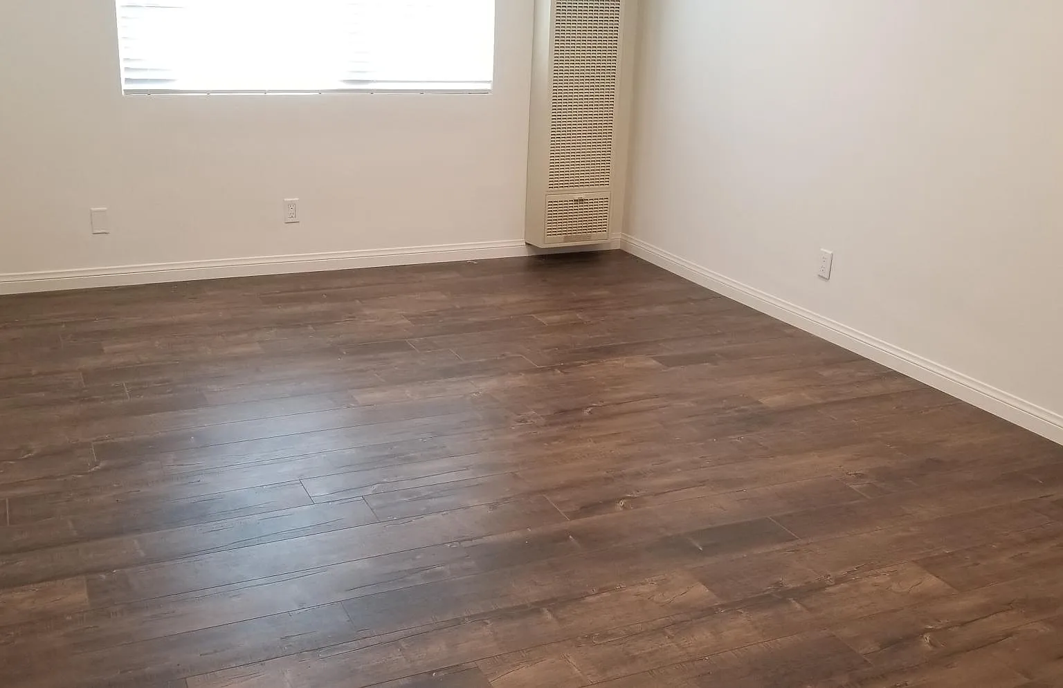 2 bed, 900 sqft, $3,000 — Photo 3