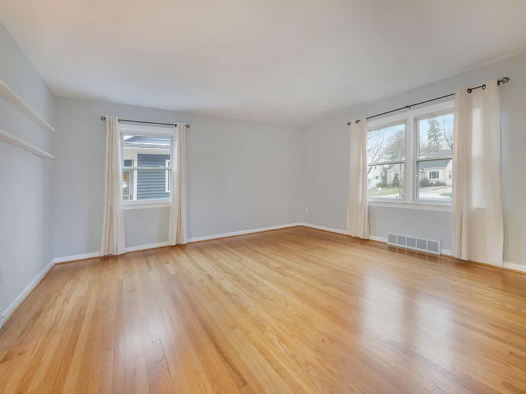 516 Berkley Ave #1 — Photo 8