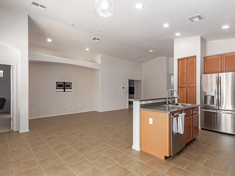 15273 W Edgemont Ave — Photo 9