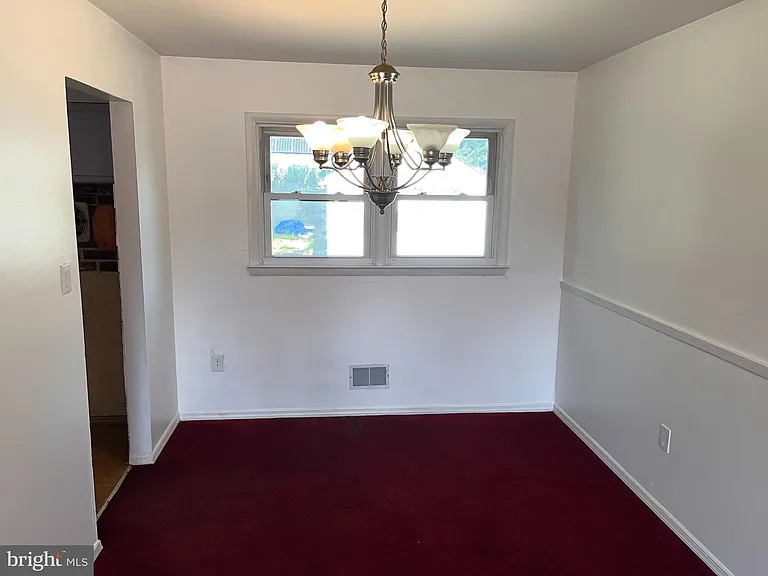1145 Lower Ferry Rd — Photo 4