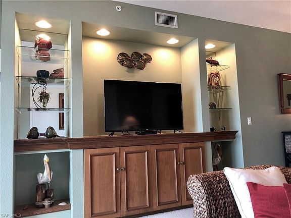 5th image of 6890 Huntington Lakes Cir APT 102