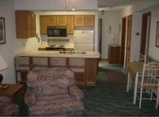 527 Notch Ln, Reeds Spring, MO 65737