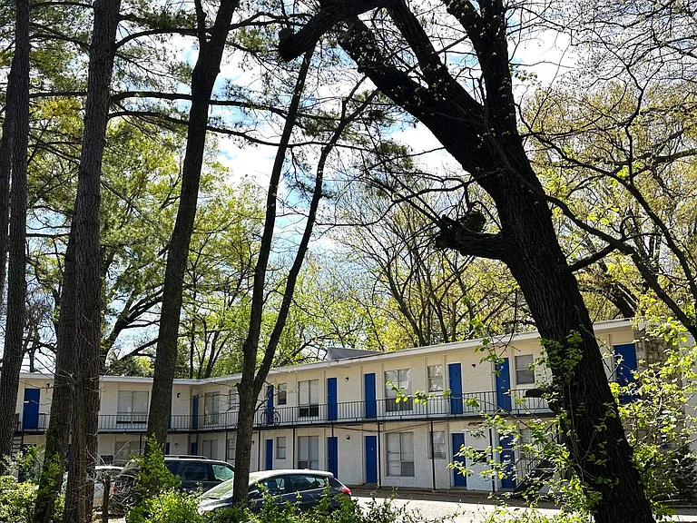U of M Area - Southernwood Apartments — Photo 3