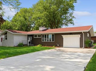 1120 6th Ave N, Clinton, IA 52732