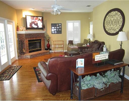 4th image of 7320 Millbrook Oaks Dr