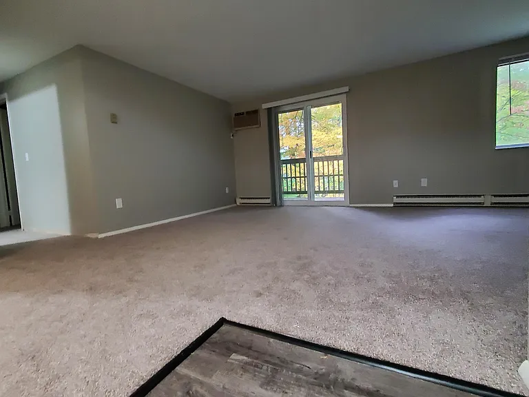 Sycamore Apartments — Photo 3