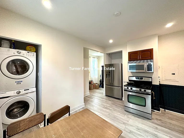 72 Roseclair St #2R — Photo 14