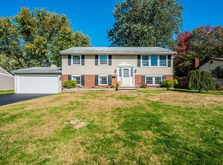 108 Ledgewood Dr, Rochester, NY 14615