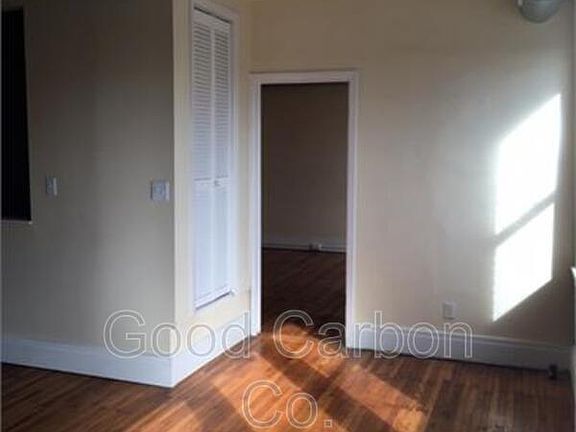 3rd image of 1372 Hertel Ave