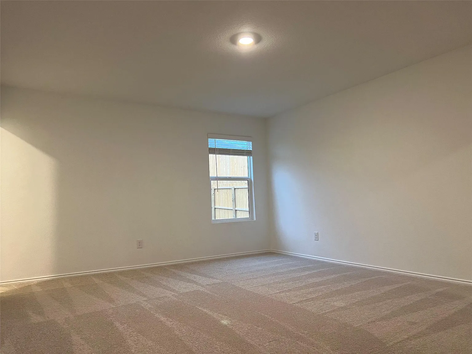 2836 Slatewood Dr — Photo 3