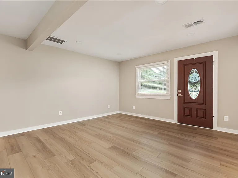 14013 Glenkirk Rd — Photo 3