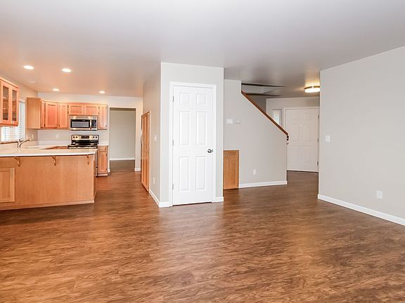 4th image of 17261 Sawyer St SE