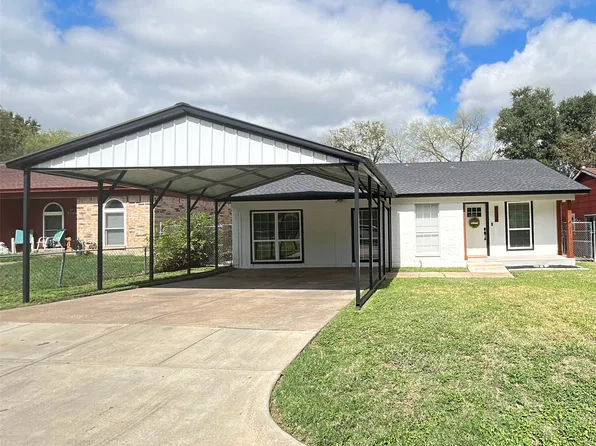 8128 Richard St, White Settlement, TX 76108