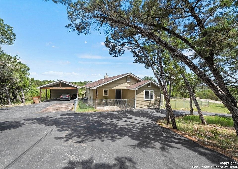1st image of 779 SCENIC HILLS DR