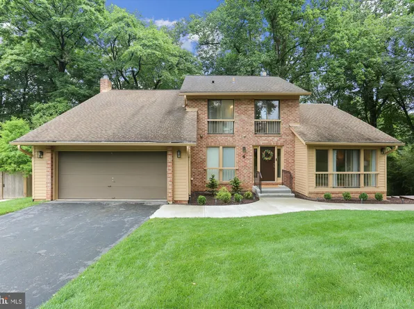 4 Eaglebrook Ct, Rockville, MD 20854