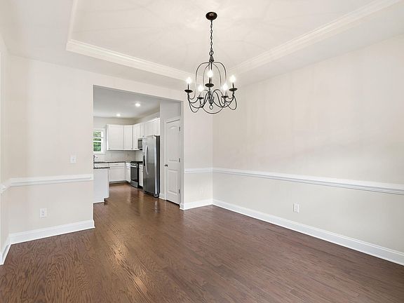 4th image of 903 Weatherby Ln
