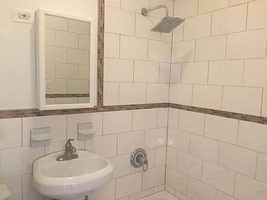 Rented by Sophie Bednarczyk | media 13