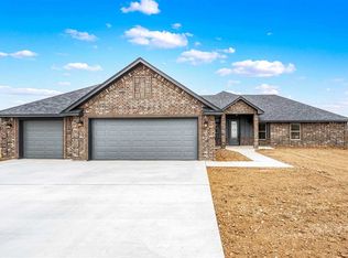 11356 NE Bullfrog Dr, Elgin, OK 73538