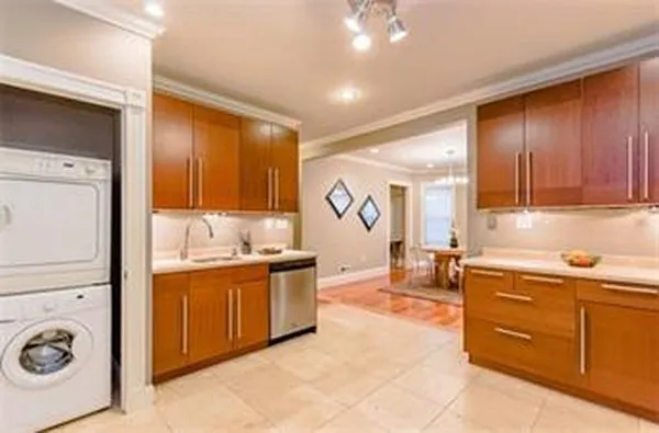 12 Taft St #3 — Photo 3