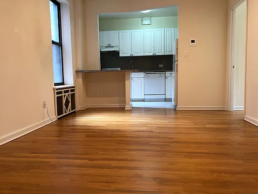 Rented by One New York Realty Inc | media 4