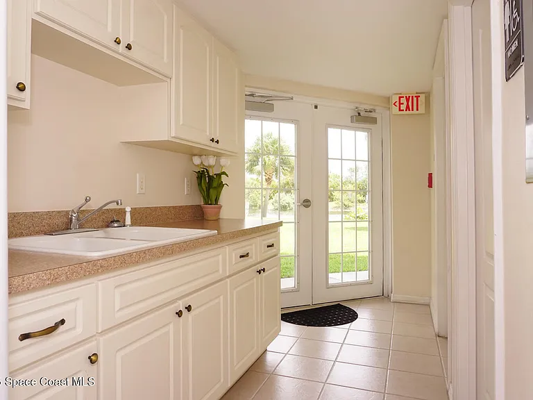 8922 Laguna Ln #201 — Photo 44
