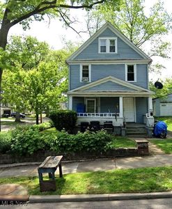 564 Euclid Ave, Akron, OH, 44307
