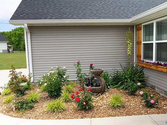 3rd image of 208 Ky Creed Ln
