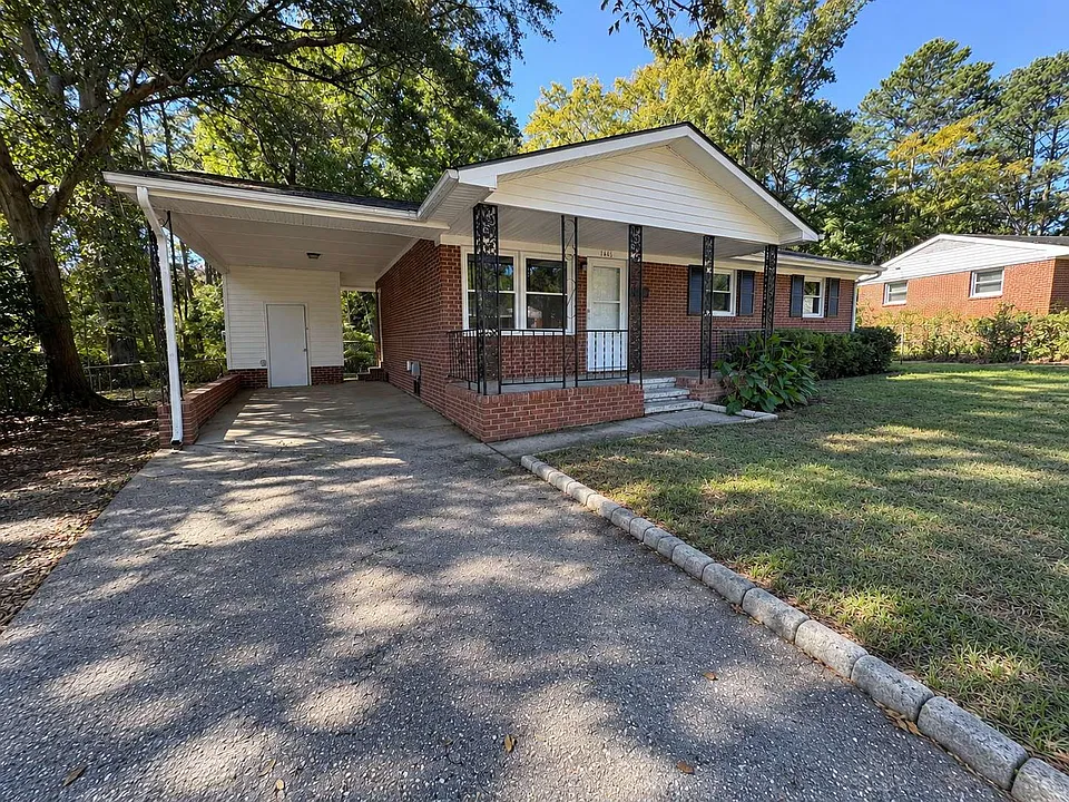 1446 Thelbert Dr