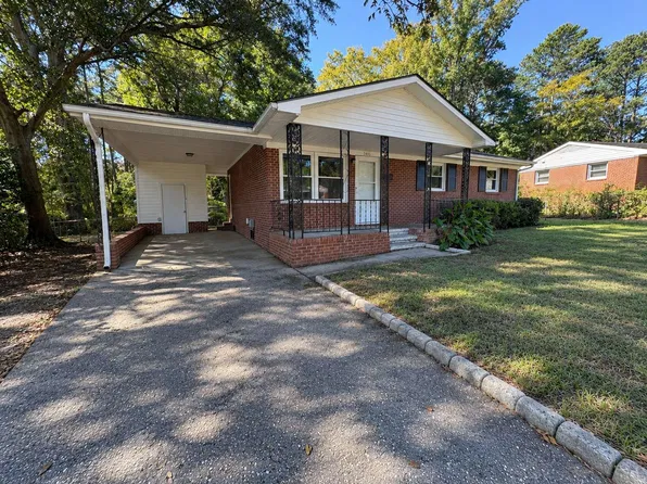 1446 Thelbert Dr, Fayetteville, NC 28301