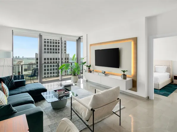 68 SE 6th St #2905, Miami, FL 33130