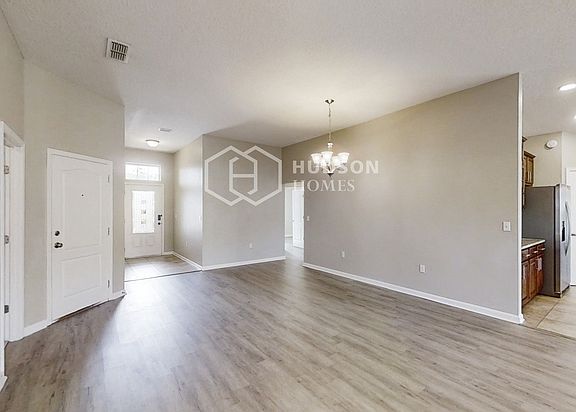 4th image of 15932 Bainebridge Dr