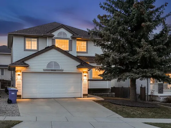 9139 E Edgebrook Dr NW, Calgary, AB T3A 5M8