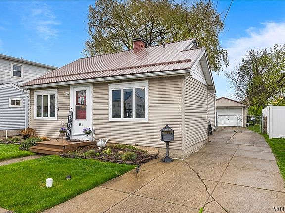 3rd image of 191 Roland St