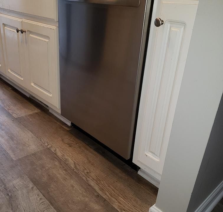2nd image of 70 Balsawood Ct