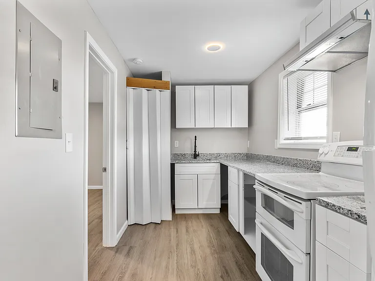 396 Rawson St SW — Photo 10