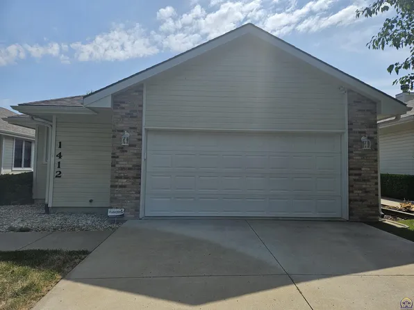 1412 SW Woodhull Ct, Topeka, KS 66604