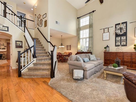 5th image of 225 Magpie Ct