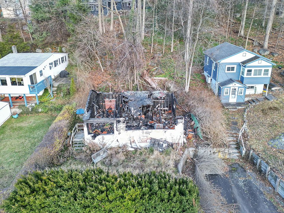 2nd image of 54 Lavelle Avenue