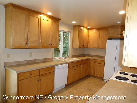 3rd image of 7840 135th Ave NE