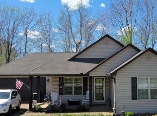 40 Fieldcrest Cv, Henderson, TN 38340