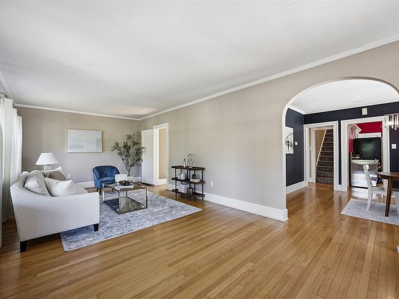 5th image of 203 25th Street Dr SE