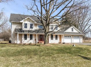 25262 W Lake Shore Dr, Barrington, IL 60010