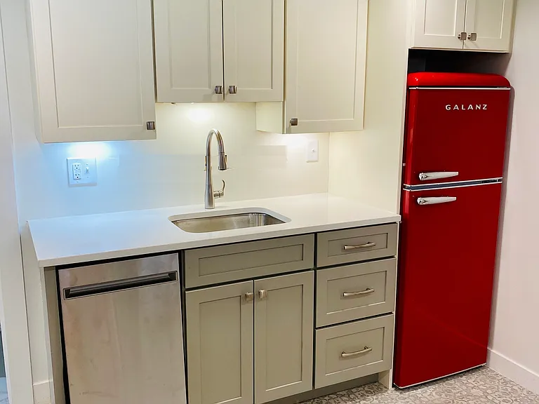 266 S Douglas St #B — Photo 4