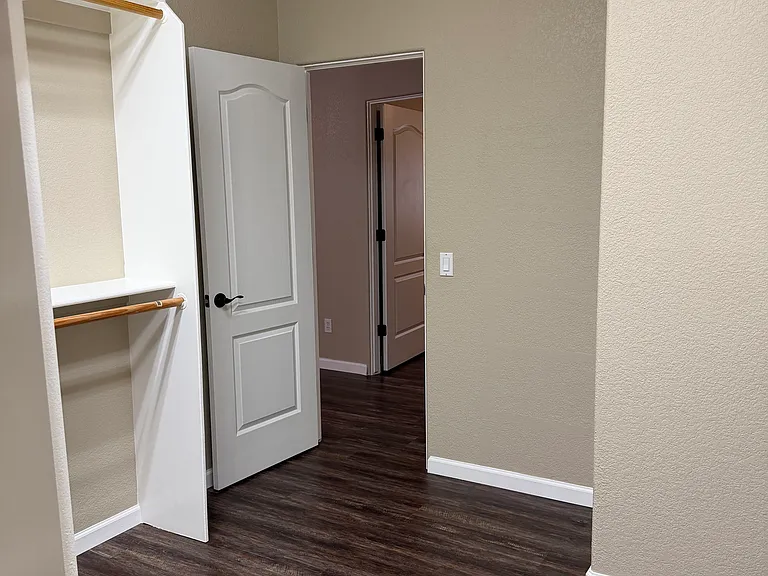 Primary suite walk-in closet