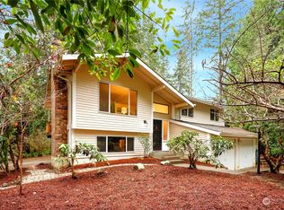 2986 SE Larksprings Ln, Pt Orchard, WA 98366