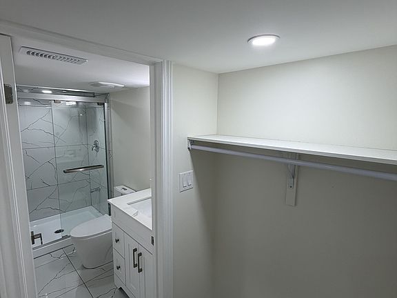 5th image of 6 Country Ridge Ct