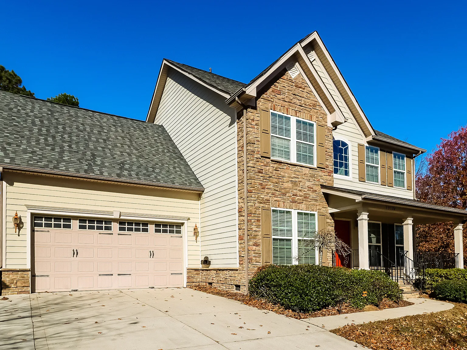 5 bed, 3.5 bath, 3084 sqft, $2,795 — Photo 4
